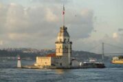 Sığamam Ömrüne Ey İstanbul