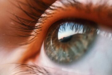 Gözlerin aynaysa içine bak