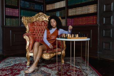 Makamların gölgesindeki benlik: Olduğun gibi var olmak