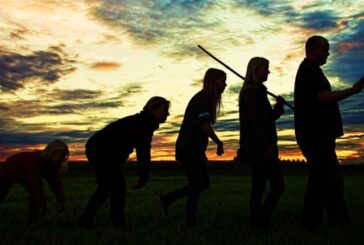 İnsan her şeyi sonradan kazanır