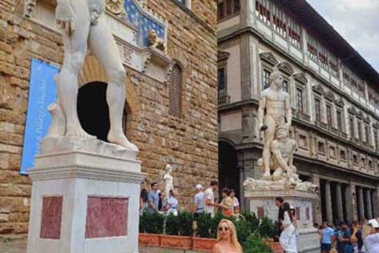 Floransa'daki-Mitolojik-Fısıltı-Heykel-Ülkü-Yağmur